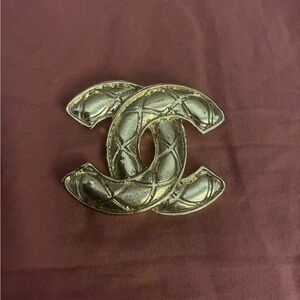 Gold Quilted Interlocking Logo Brooch - Designer Style